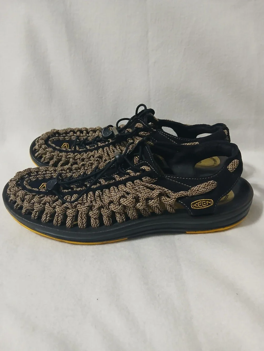 Keen Men's Black and Tan Woven Rope Sandals Size 12.